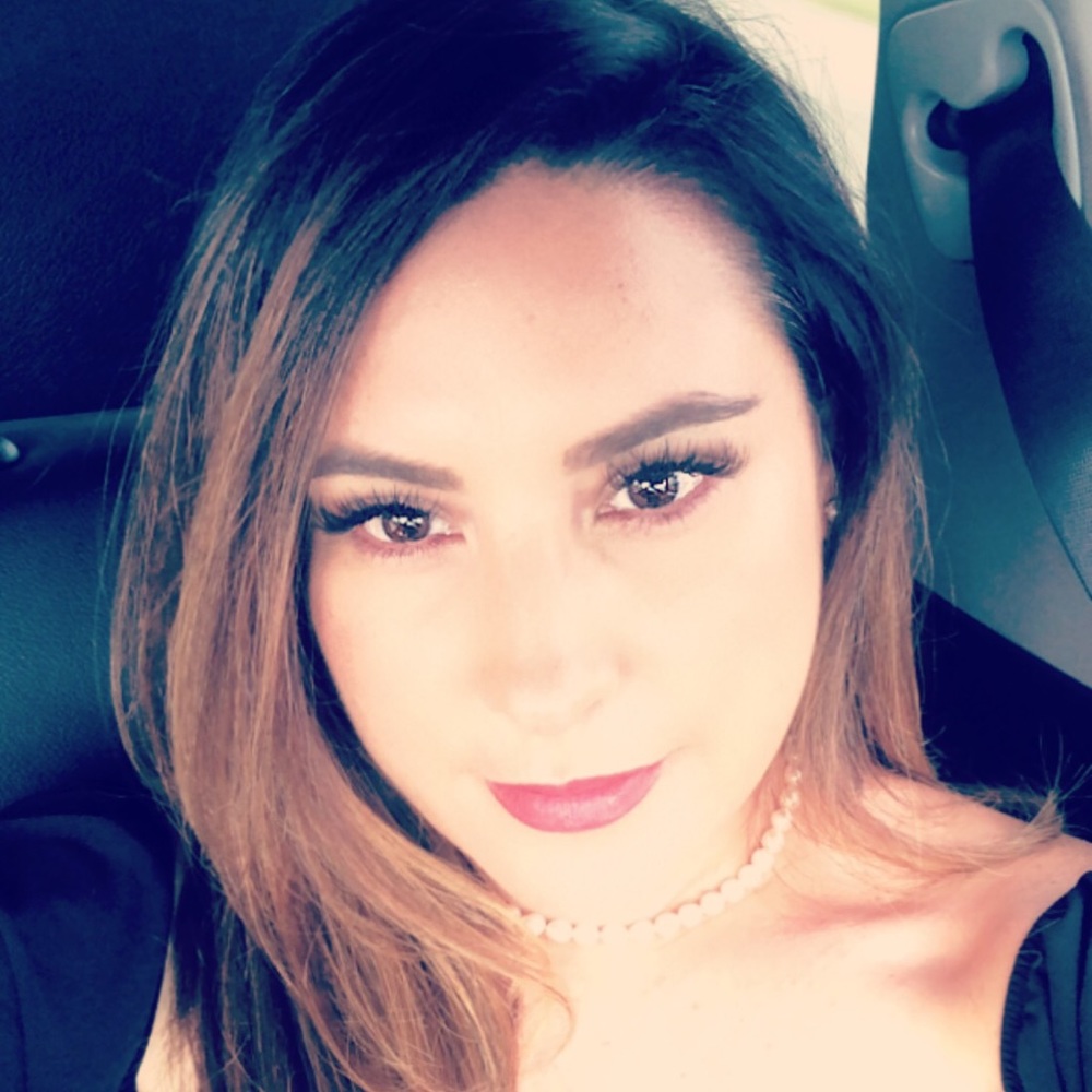 Meet your Posher, Cassandra